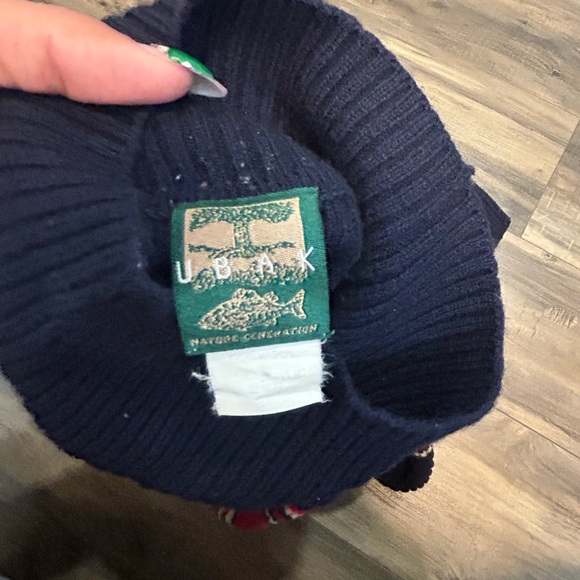 Classic Turtleneck Sweater in Navy and Red - Picture 4 of 4